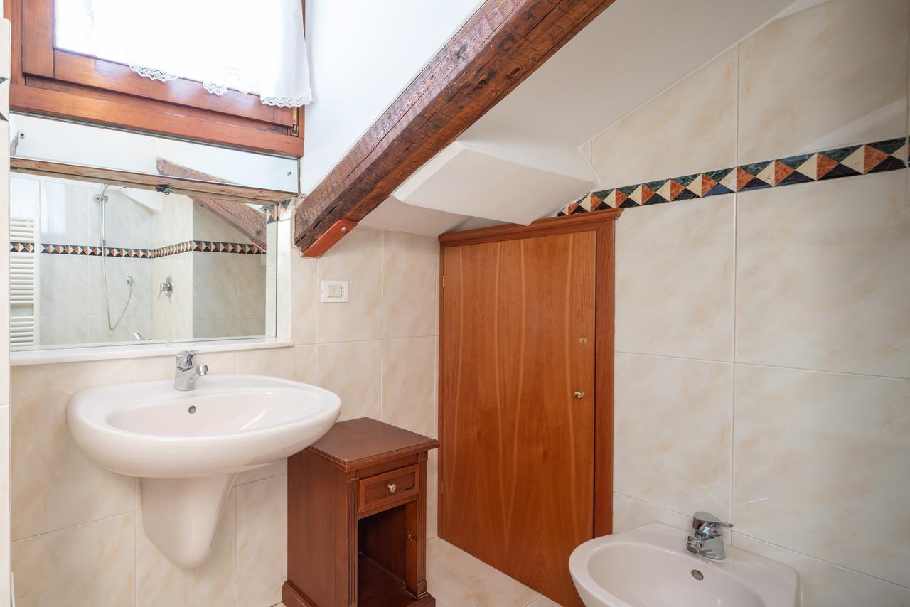 Апартаменти Ve.N.I.Ce Cera Angels' Attic Венеція Екстер'єр фото